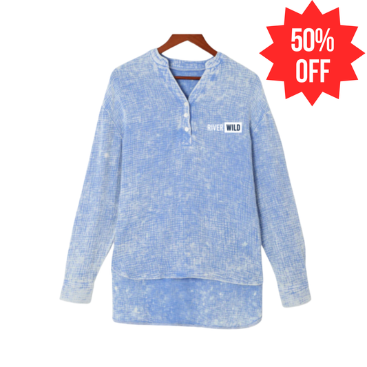RIVERWILD SKY BLUE CRINKLE HENLEY TOP